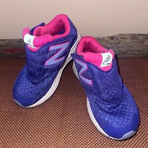 Little kids new balance Velcro running shoes